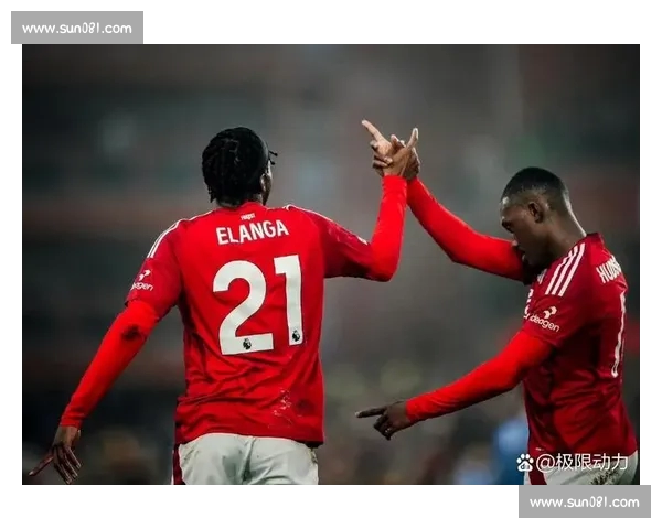 英超联赛激战正酣 曼联曼城切尔西争夺冠军荣誉